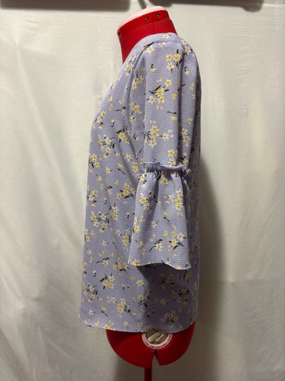 Everly Lavender Floral Ruffle Sleeve Blouse SM470 - Picture 4 of 5